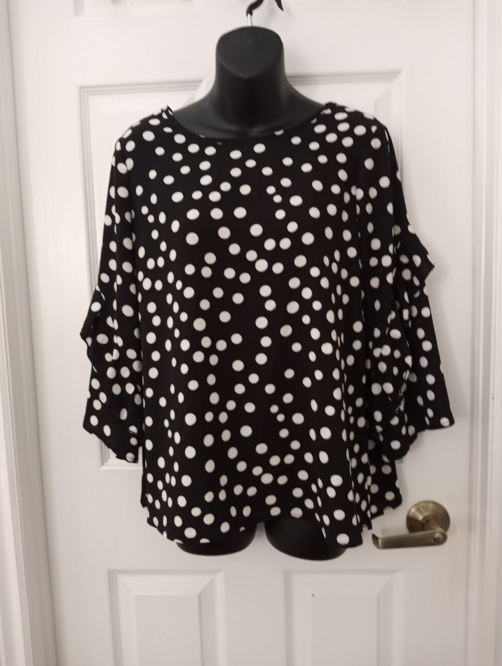 S Source Unknown Black and White Polka Dot Blouse